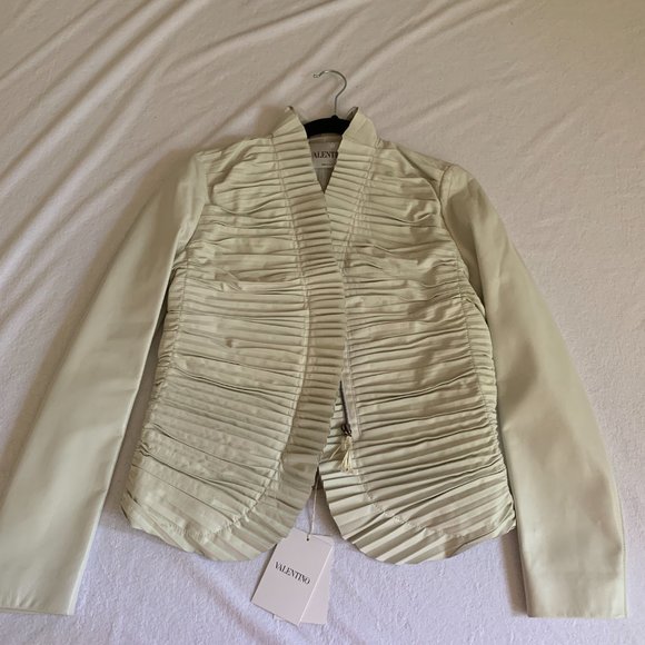 Valentino runway white pleated leather Jacket with silk tulle lining US 4 6 - Picture 5 of 13